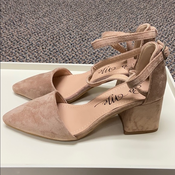 So Me Tan Block Heel Pumps - Picture 3 of 8